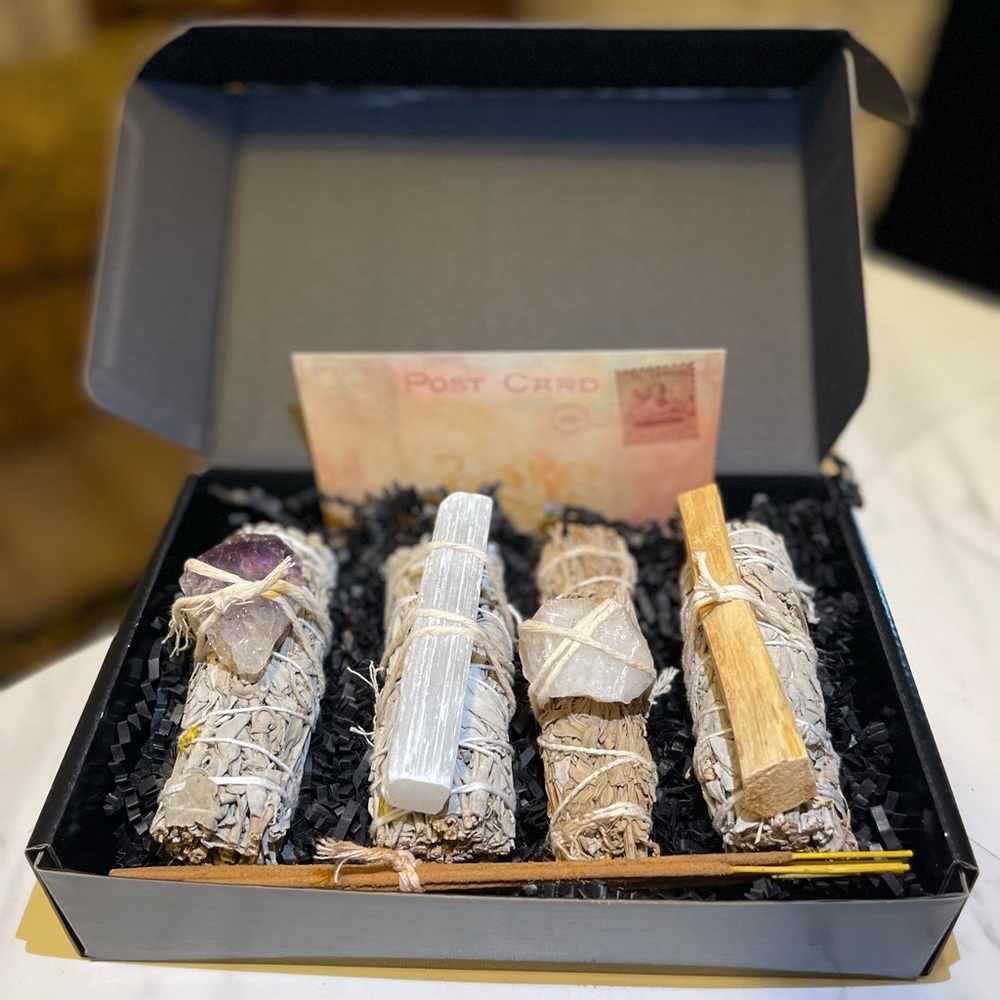 NWT Crystal-Infused Sage Smudge Sticks Gift Box Set